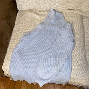 open shoulder one side sweater
